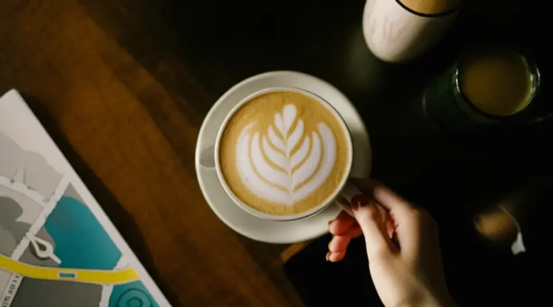 ร้านกาแฟน็อคดาวน์ ยานนาวา: รีวิวครบ จัดเต็มเมนู แผนที่ เวลาเปิด และเคล็ดลับการไปเช็คอิน